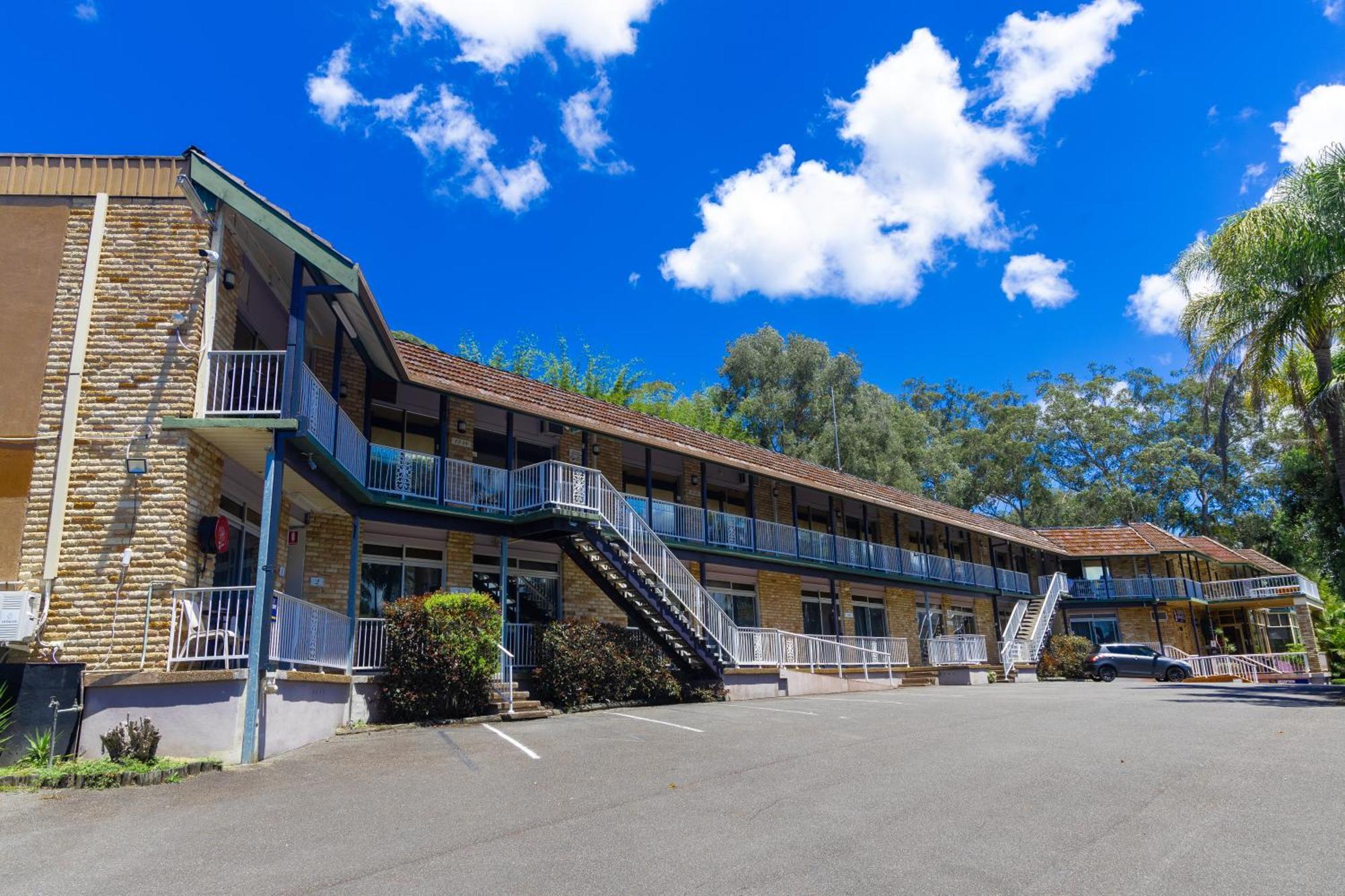 Gosford Inn Motel エクステリア 写真