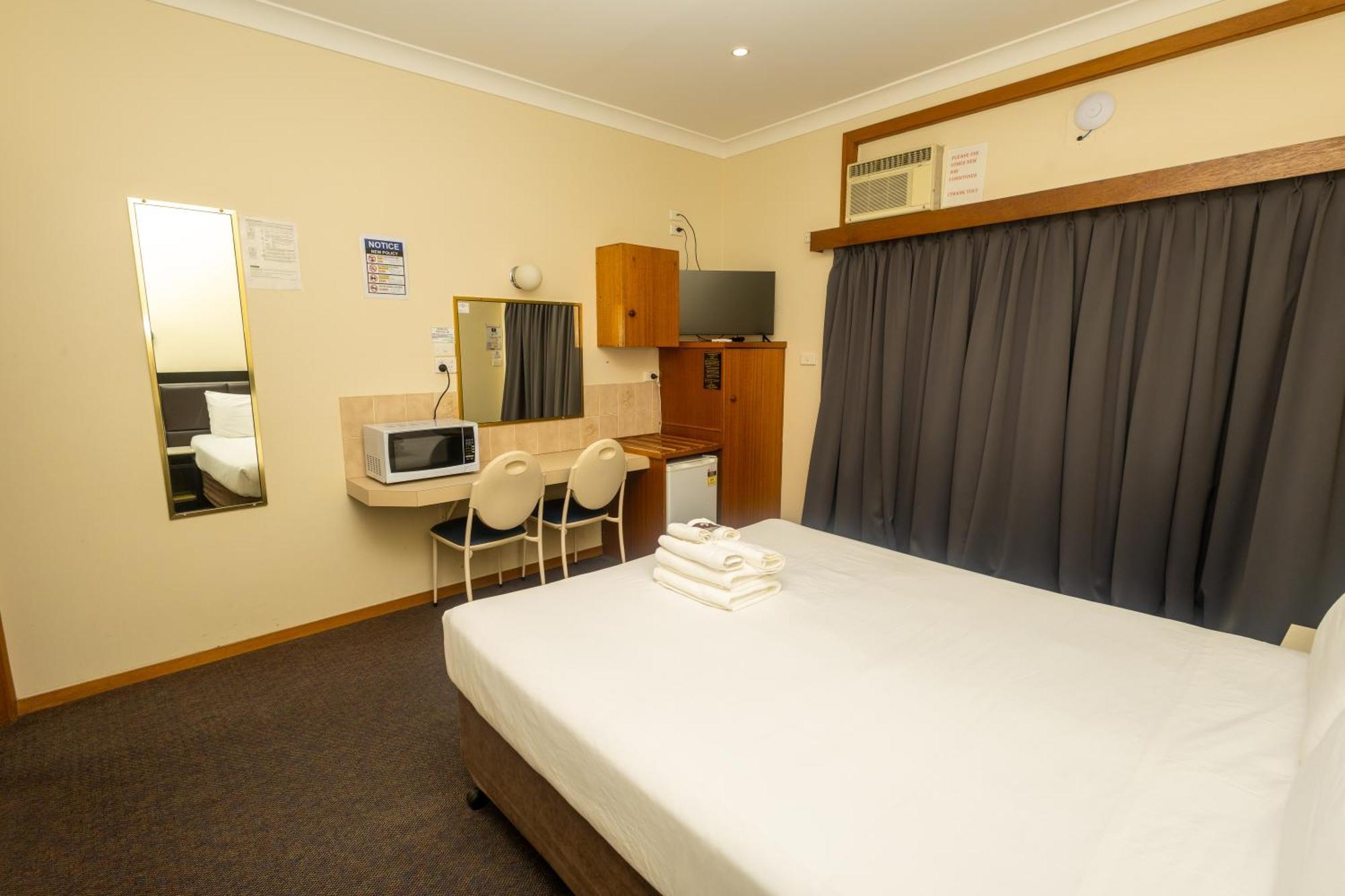 Gosford Inn Motel エクステリア 写真