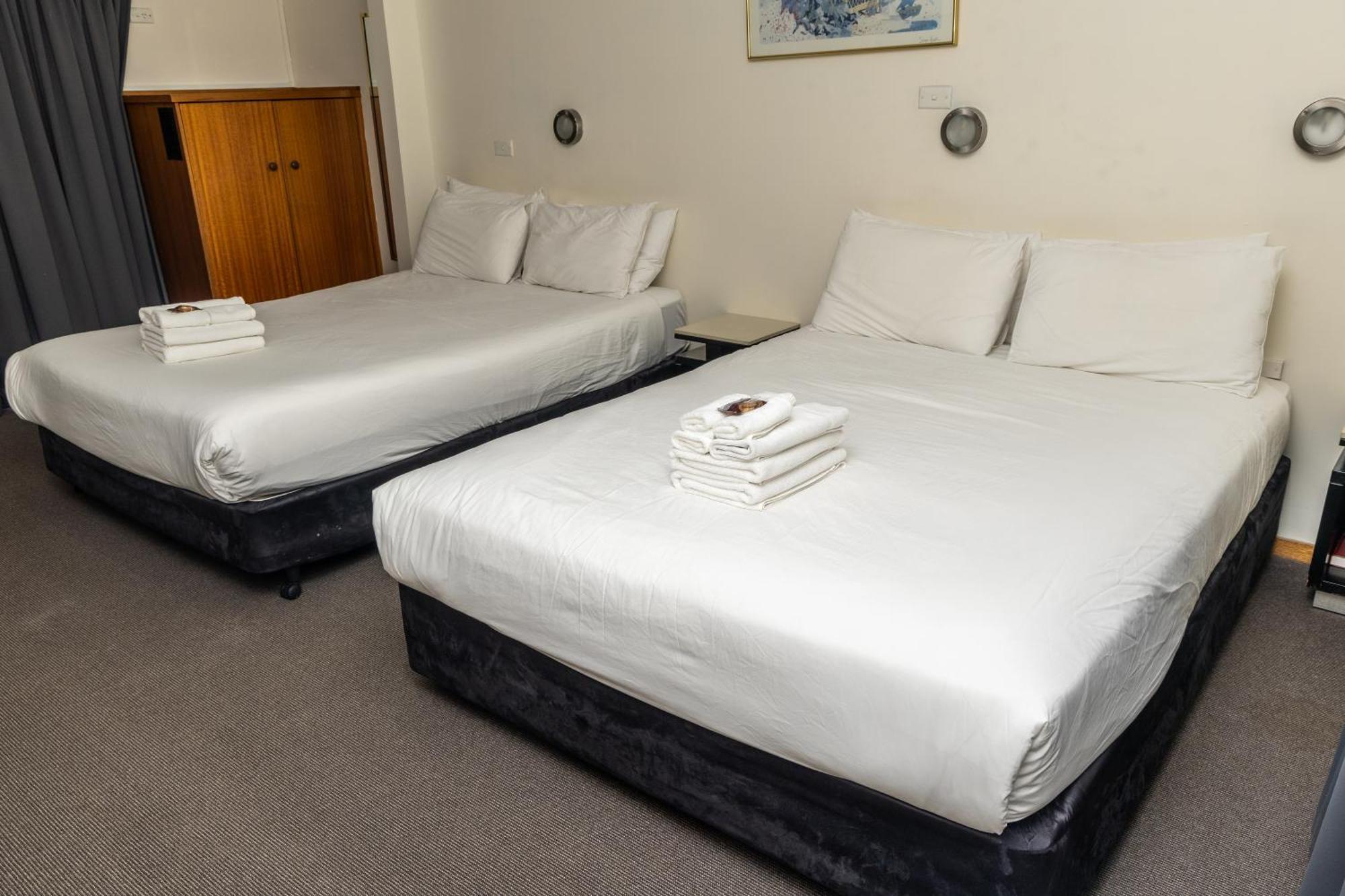 Gosford Inn Motel エクステリア 写真