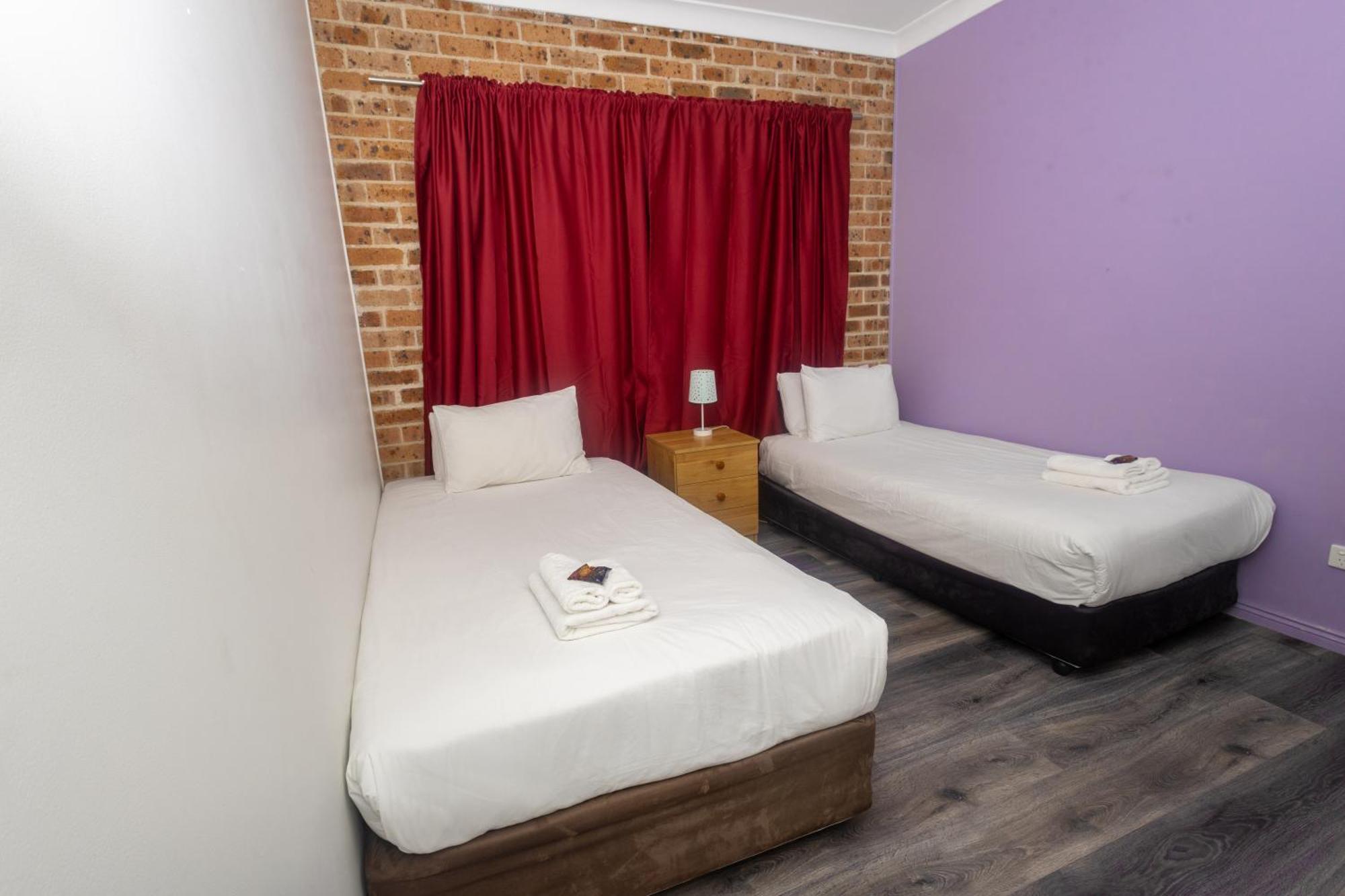Gosford Inn Motel エクステリア 写真